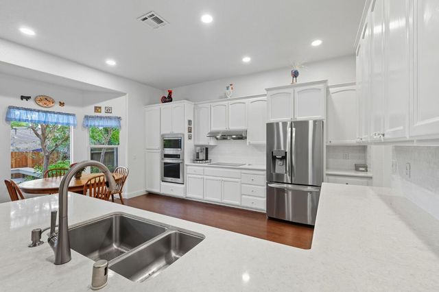 5538 Delrose Ct, Carmichael, CA 95608