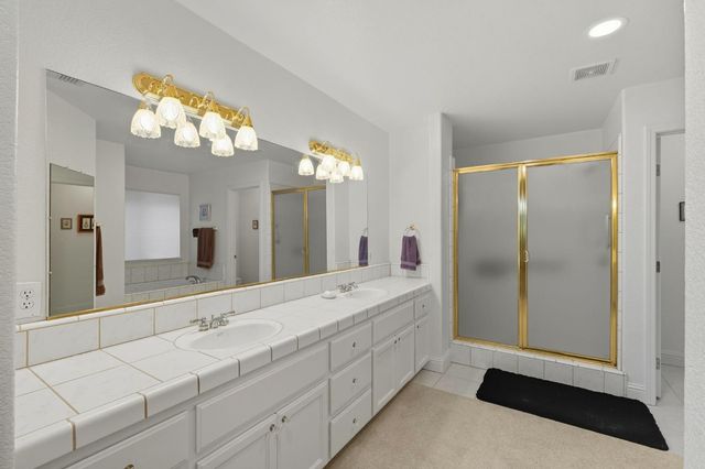 5538 Delrose Ct, Carmichael, CA 95608