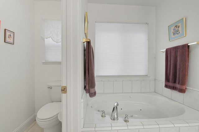 5538 Delrose Ct, Carmichael, CA 95608