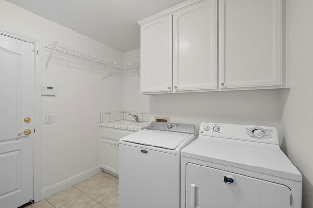 5538 Delrose Ct, Carmichael, CA 95608