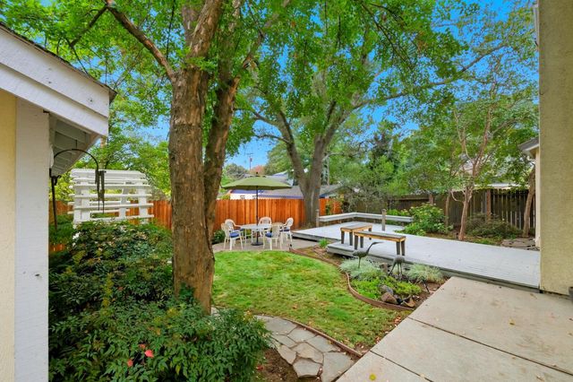 5538 Delrose Ct, Carmichael, CA 95608