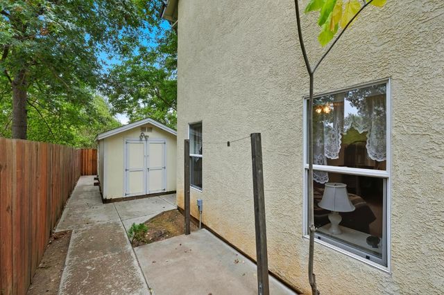 5538 Delrose Ct, Carmichael, CA 95608