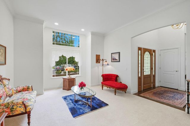 5538 Delrose Ct, Carmichael, CA 95608