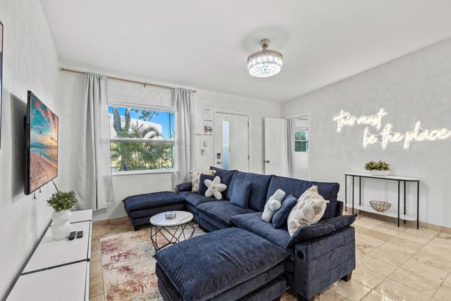 1812 SW 9th Street, Fort Lauderdale, FL 33312