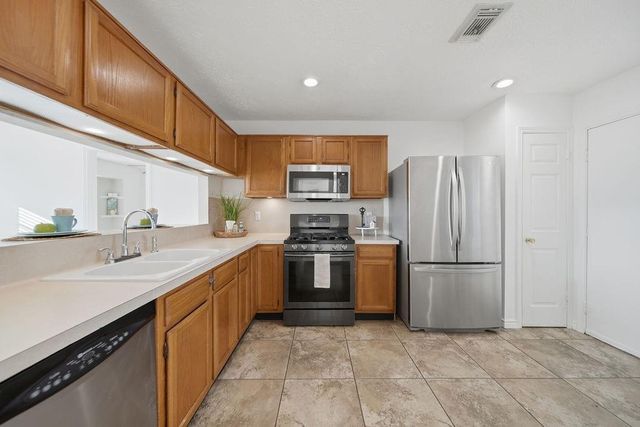 2805 Pickett Drive, League City, TX 77573