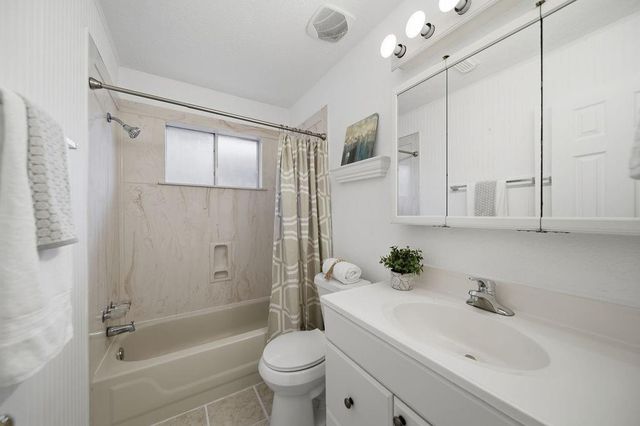 2805 Pickett Drive, League City, TX 77573