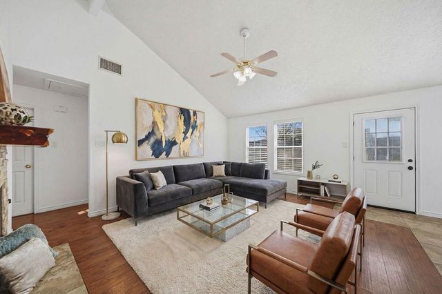 2805 Pickett Drive, League City, TX 77573