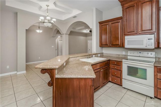 520 E Feather Avenue, Pharr, TX 78577