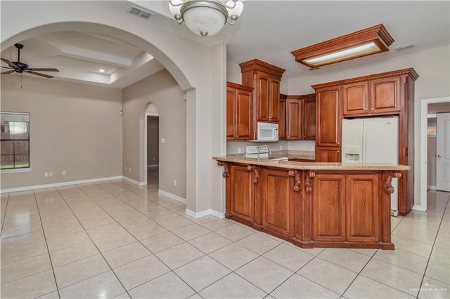 520 E Feather Avenue, Pharr, TX 78577