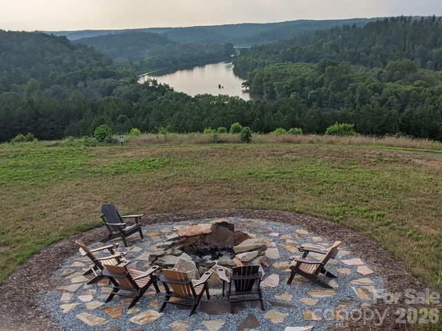 206 W Settings Boulevard, Valdese, NC 28690