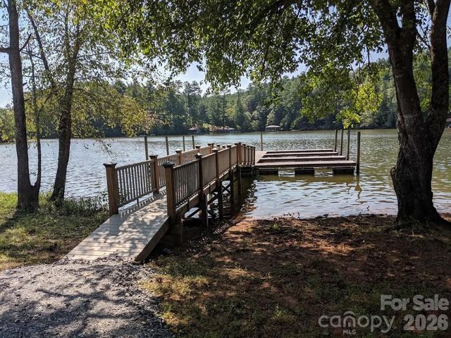 206 W Settings Boulevard, Valdese, NC 28690