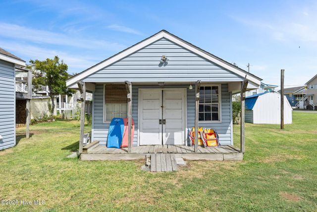 1202 Canal Drive, Carolina Beach, NC 28428