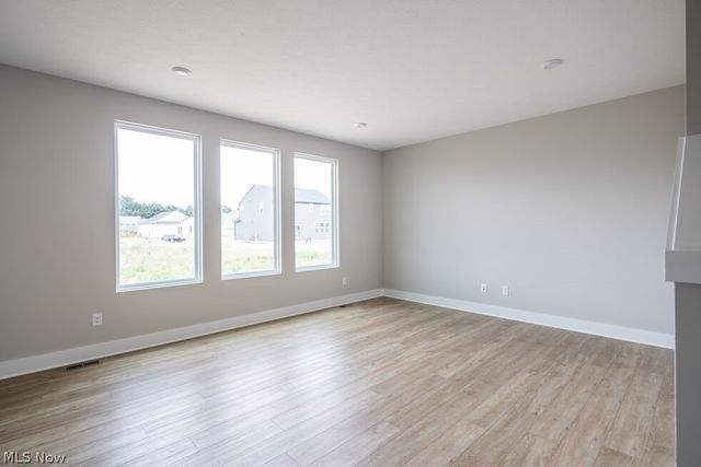 821 Colesbourne Circle, Green, OH 44685