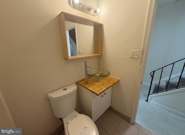 1809 W THOMPSON ST, Philadelphia, PA 19121