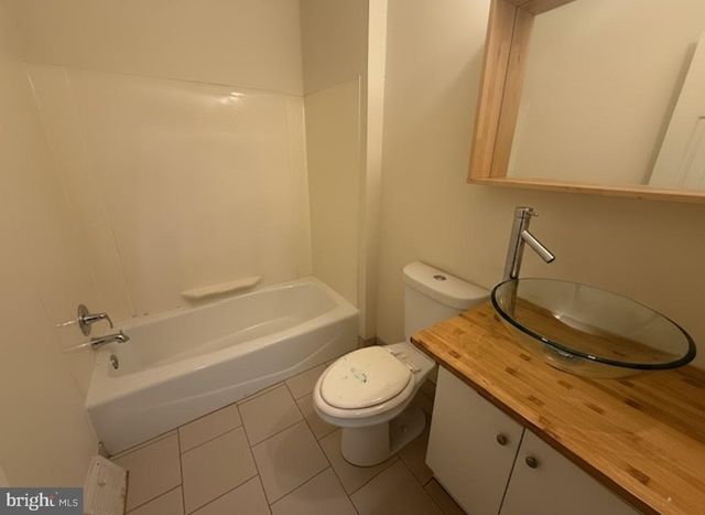 1809 W THOMPSON ST, Philadelphia, PA 19121