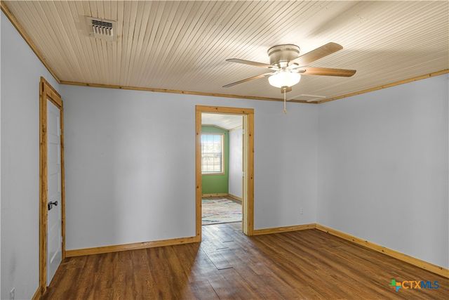 4526 State Highway 111, Yoakum, TX 77995