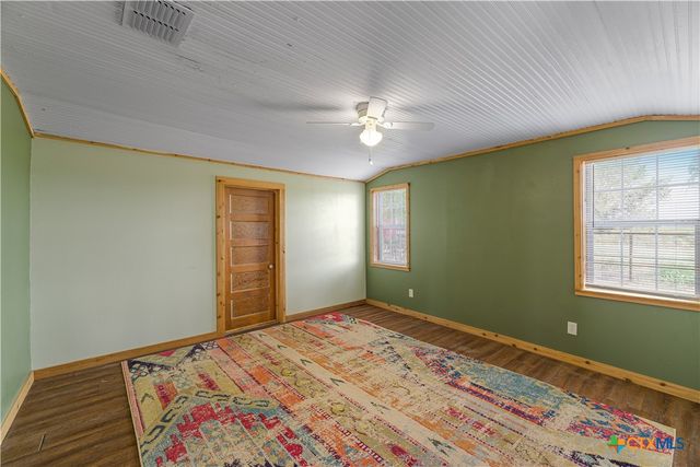 4526 State Highway 111, Yoakum, TX 77995