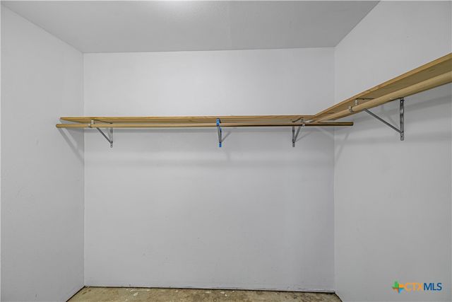 4526 State Highway 111, Yoakum, TX 77995