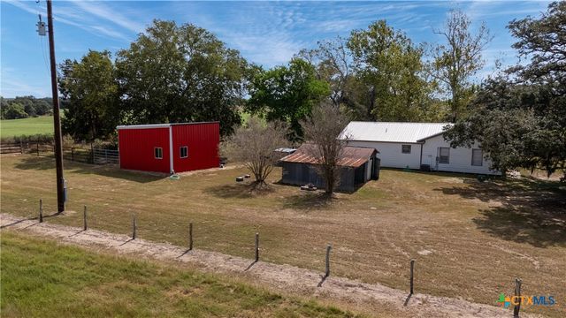 4526 State Highway 111, Yoakum, TX 77995