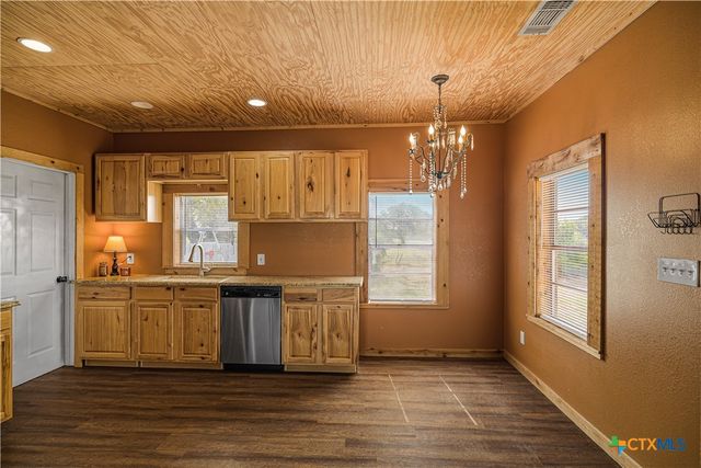 4526 State Highway 111, Yoakum, TX 77995