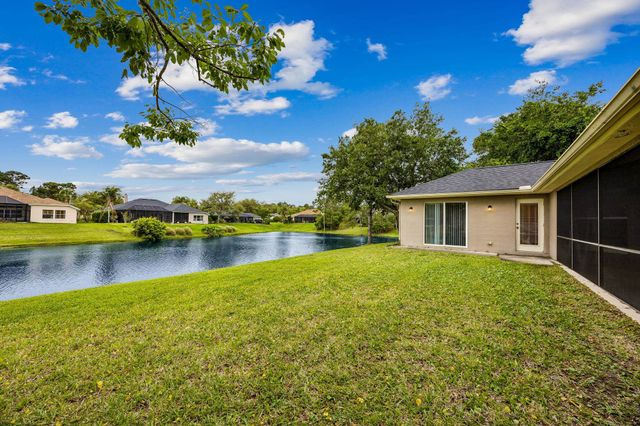 734 Needle Grass Dr, St Augustine, FL 32086