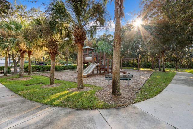 734 Needle Grass Dr, St Augustine, FL 32086