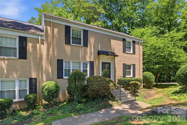 525 Wakefield Drive, Charlotte, NC 28209