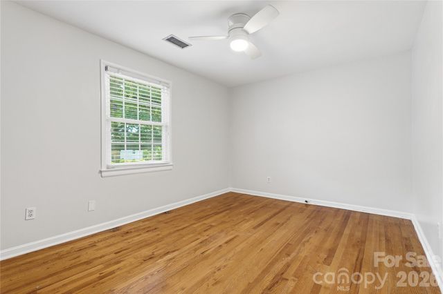 525 Wakefield Drive, Charlotte, NC 28209
