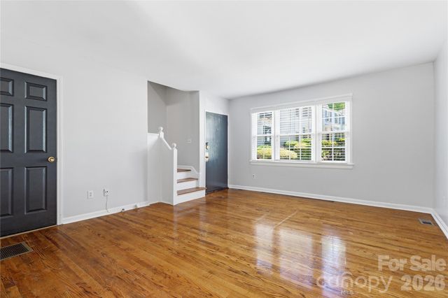 525 Wakefield Drive, Charlotte, NC 28209