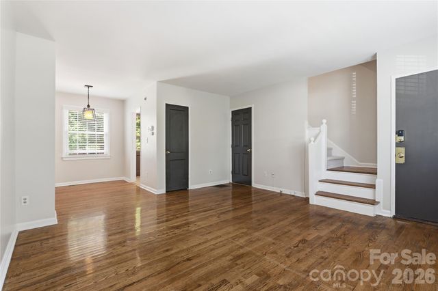 525 Wakefield Drive, Charlotte, NC 28209