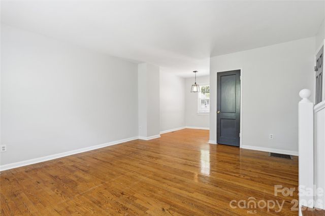 525 Wakefield Drive, Charlotte, NC 28209