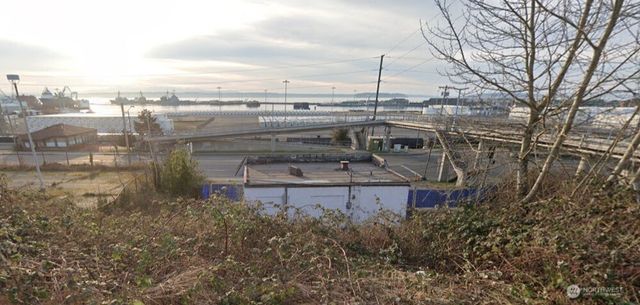 2501 W Marine View Drive, Everett, WA 98201