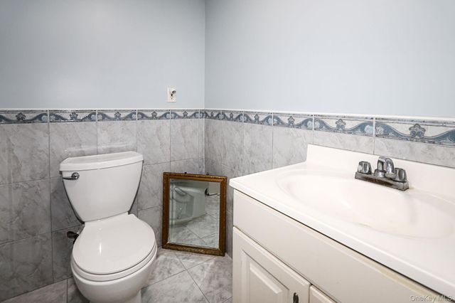 828 E. Meadow Avenue, East Meadow, NY 11554