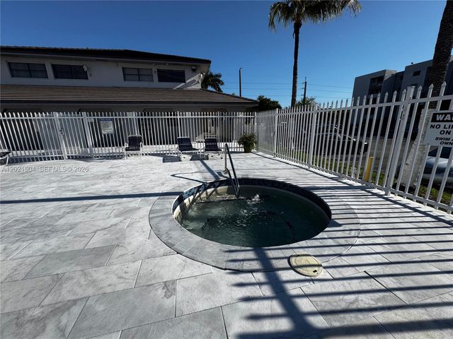 8145 NW 7th St 112, Miami, FL 33126