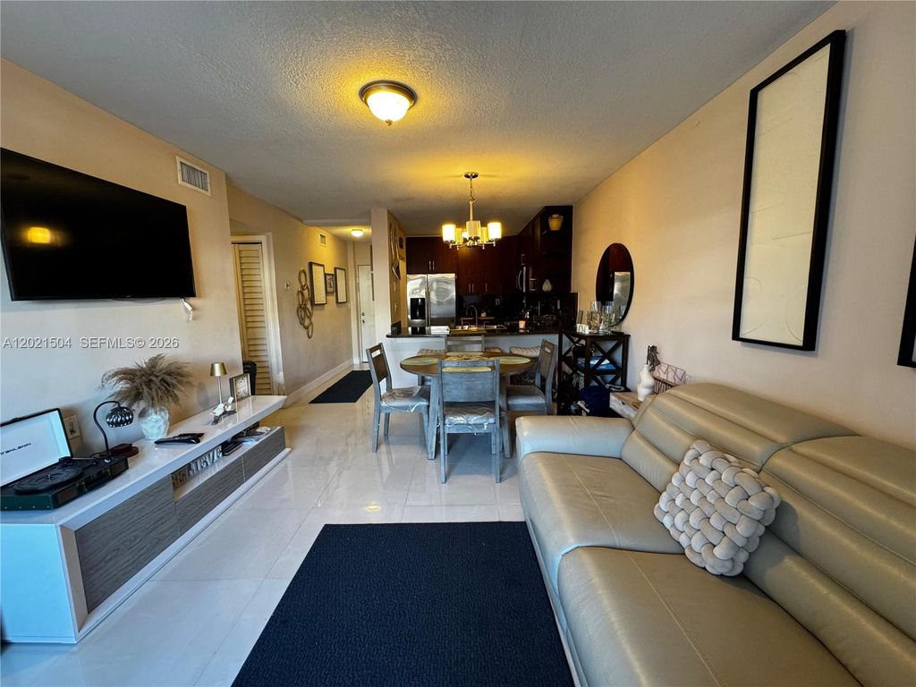 8145 NW 7th St 112, Miami, FL 33126
