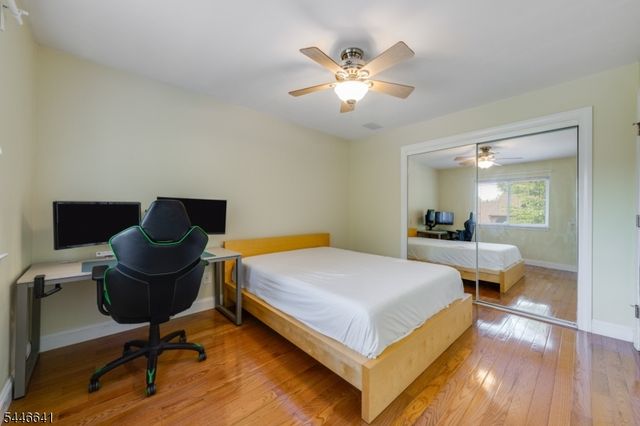 9 Queensbridge Dr, East Hanover Twp., NJ 07936