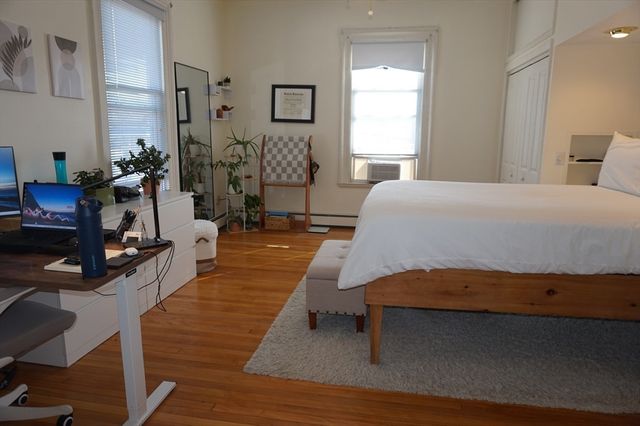 408 Crescent St 4, Waltham, MA 02453