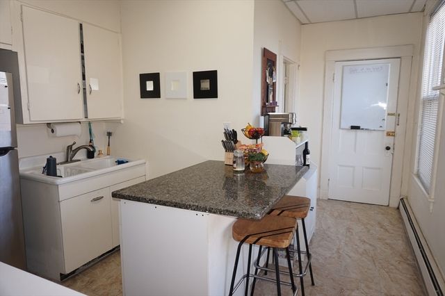 408 Crescent St 4, Waltham, MA 02453