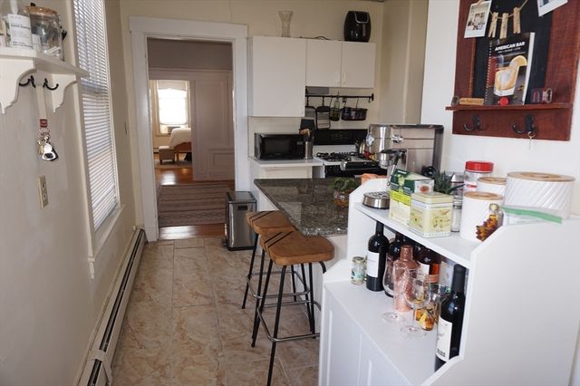 408 Crescent St 4, Waltham, MA 02453