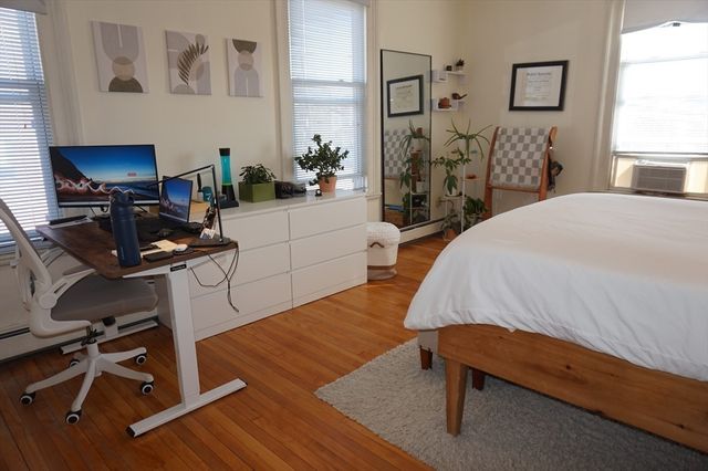 408 Crescent St 4, Waltham, MA 02453