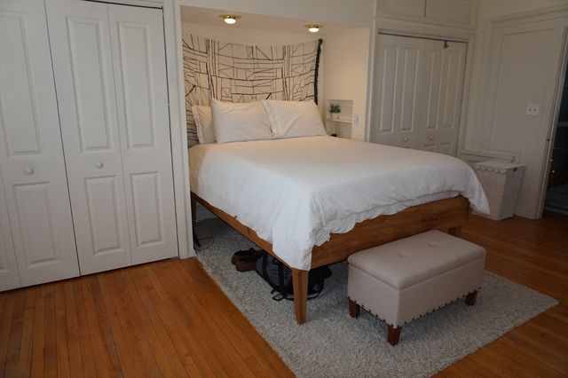 408 Crescent St 4, Waltham, MA 02453