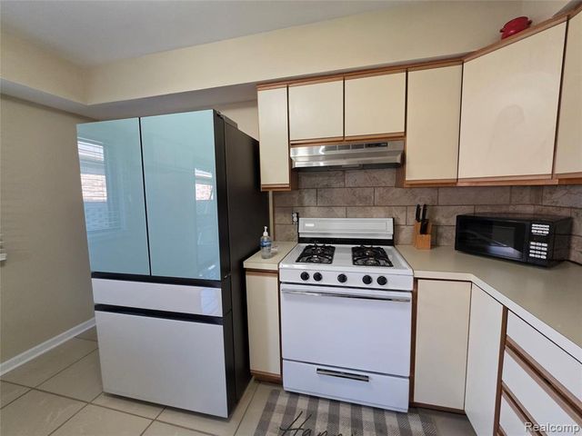 3710 Worchester Drive, Flint, MI 48503