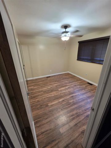 3710 Worchester Drive, Flint, MI 48503