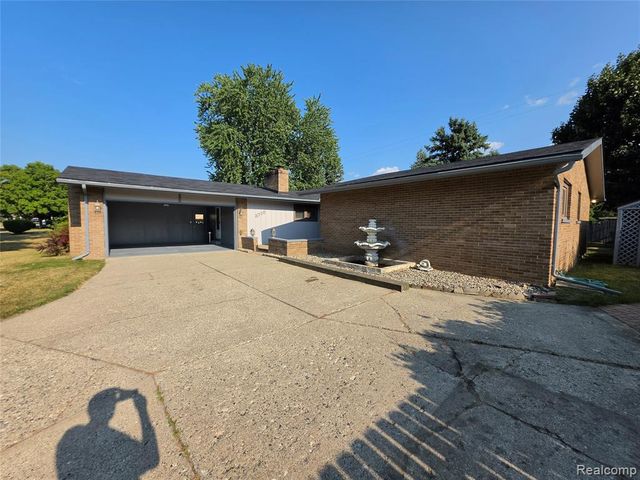 3710 Worchester Drive, Flint, MI 48503