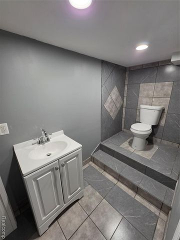 3710 Worchester Drive, Flint, MI 48503