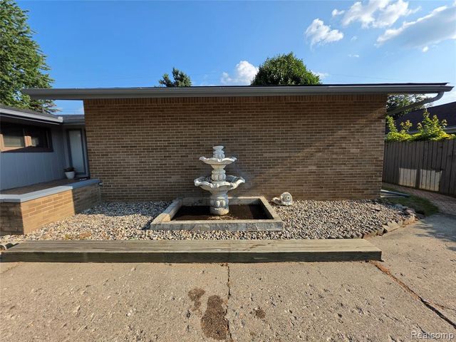 3710 Worchester Drive, Flint, MI 48503