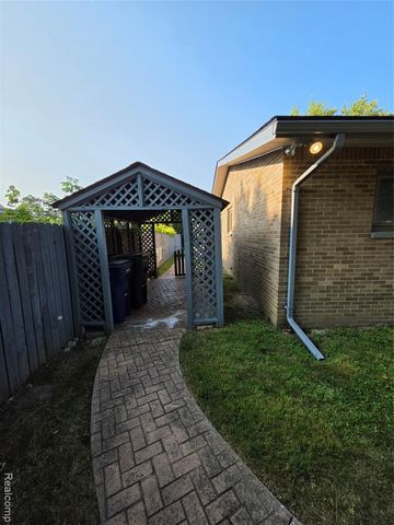 3710 Worchester Drive, Flint, MI 48503