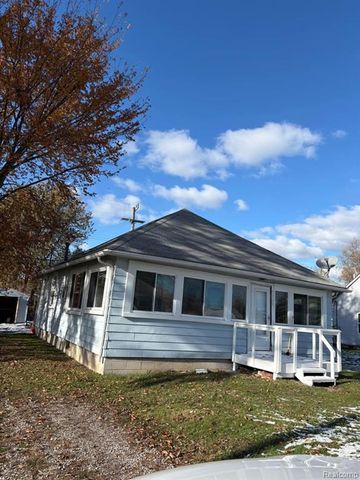 3363 Parkwood Avenue, Frenchtown, MI 48162
