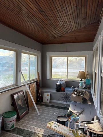 3363 Parkwood Avenue, Frenchtown, MI 48162