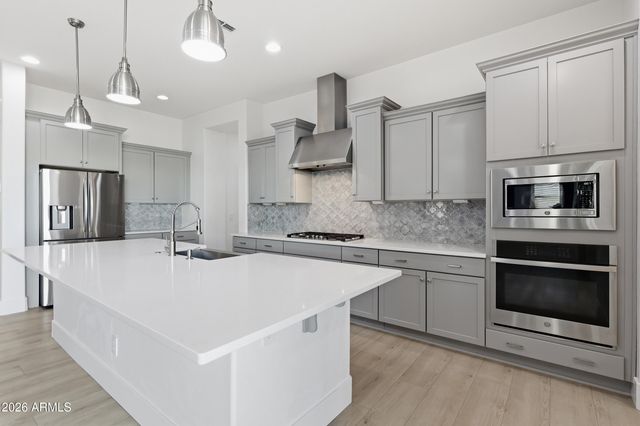 9936 E REVOLUTION Drive, Mesa, AZ 85212